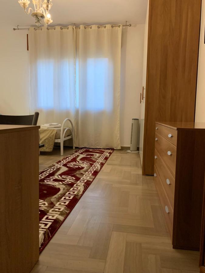 Venice Night Appartment Местре Екстер'єр фото